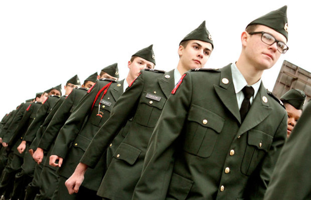 111113-vets-parade2